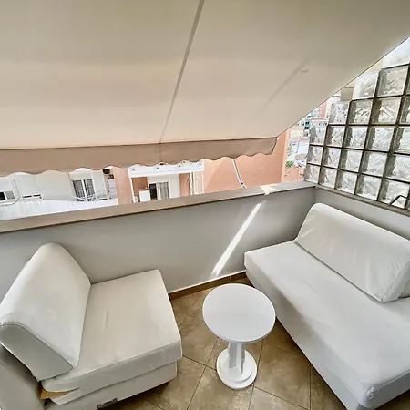 Central Flat Апартаменты Тирана