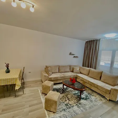 Central Flat Тирана